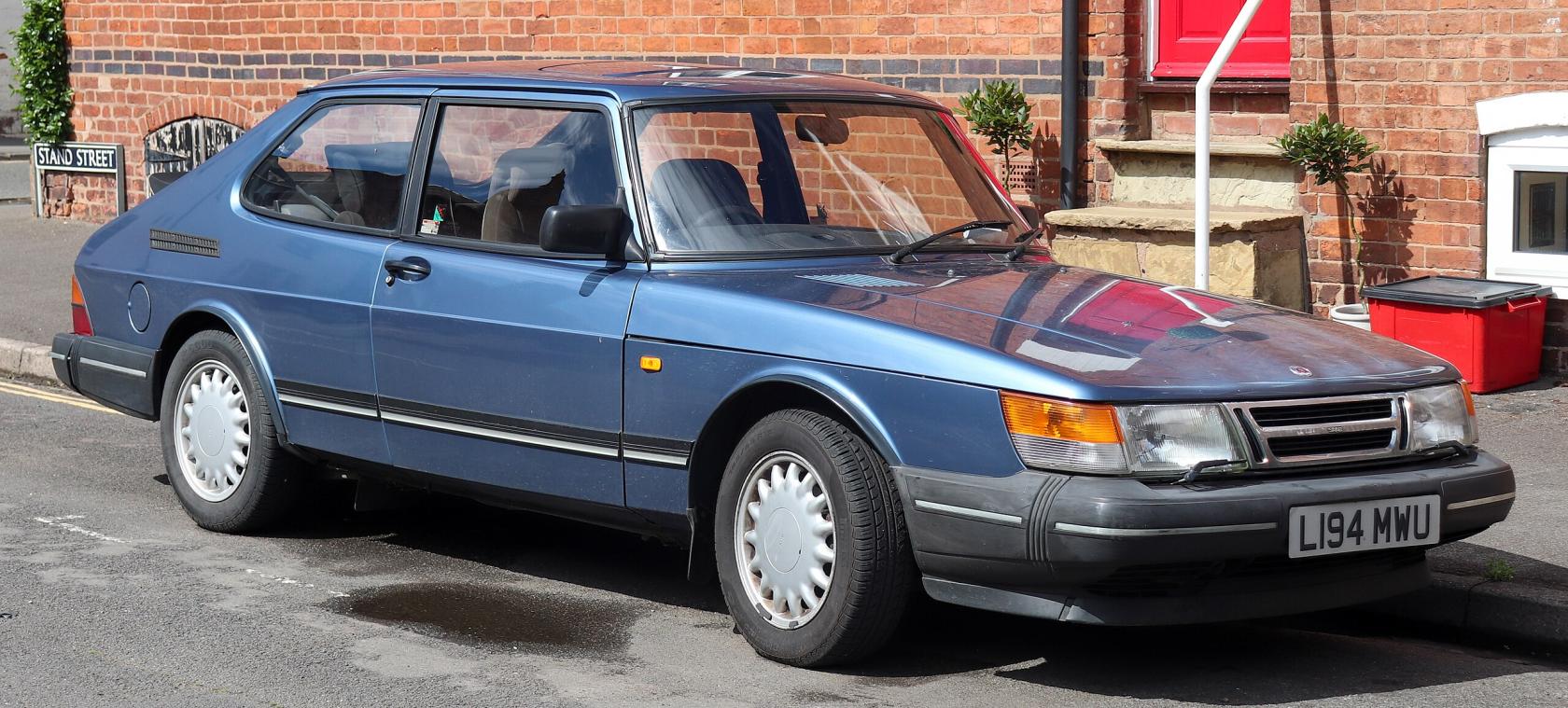 1993_Saab_900_SE_Turbo_2.0_Front.jpg